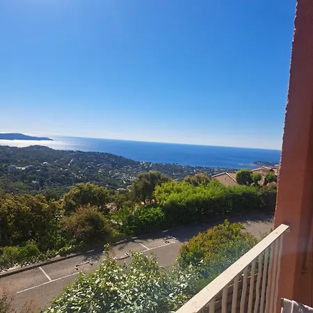 Location Vacance Vue Mer 4 A 6 Personnes Cavalaire-sur-Mer Exterior photo